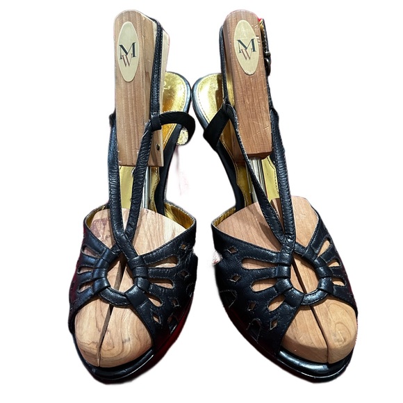 Charles by Charles David Designer, black leather platform sandal. - Picture 7 of 7